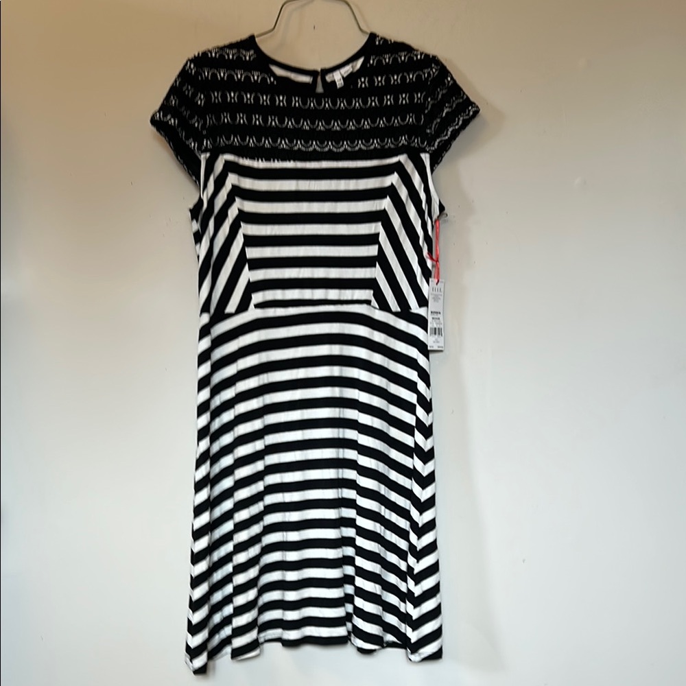 Elle black and white stripe rayon/spandex dress lace shoulders size medium NWT